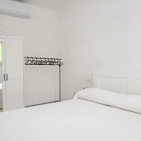 S349 - Sirolo, Comodo Bilocale Con Patio Esterno Daire