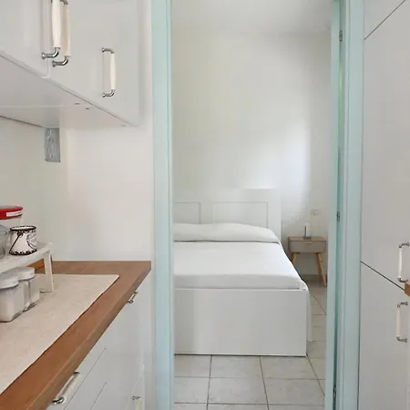 S349 - Sirolo, Comodo Bilocale Con Patio Esterno *