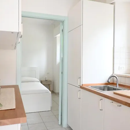 S349 - Sirolo, Comodo Bilocale Con Patio Esterno Daire *