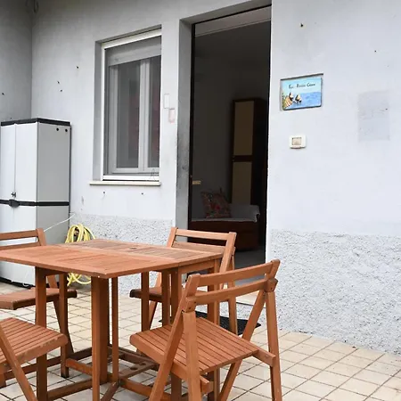 S349 - Sirolo, Comodo Bilocale Con Patio Esterno * シローロ